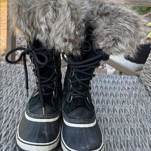 Sorel Black Winter Boots with Fur Trim